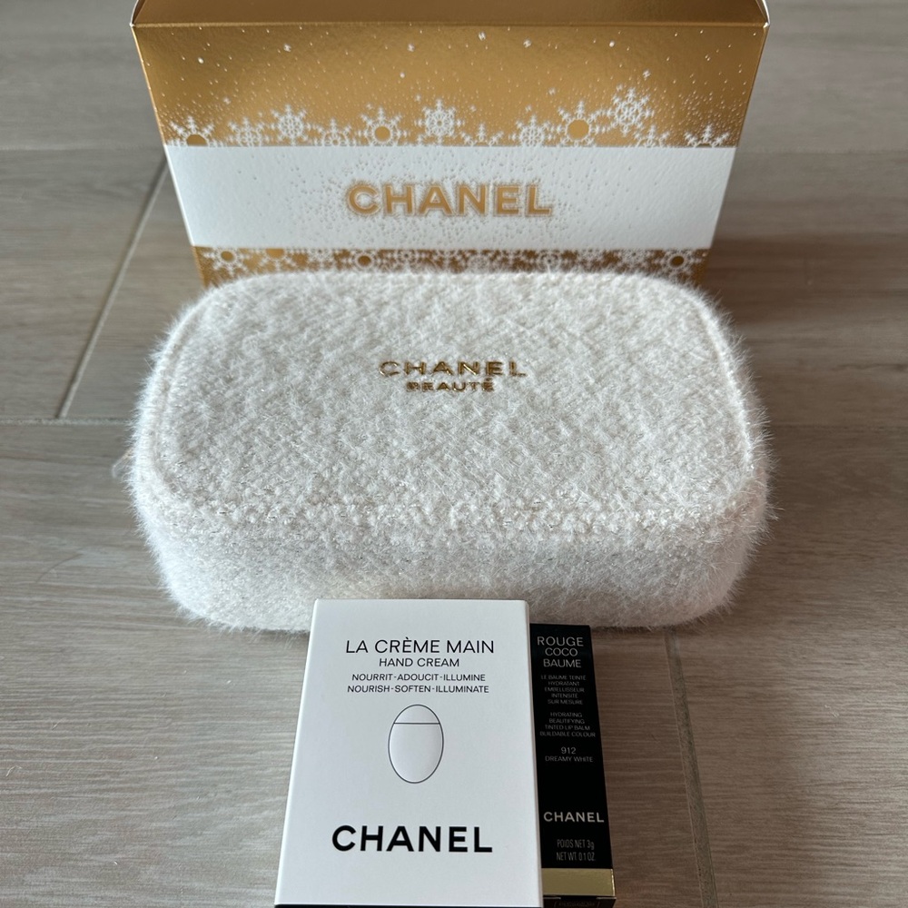 Chanel 2024 Moisture To-Go Holiday Set - Picture 2 of 6